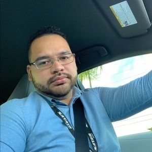 Meet your Posher, Davis miguel